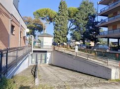 Negozio/Locale commerciale in Commerciale