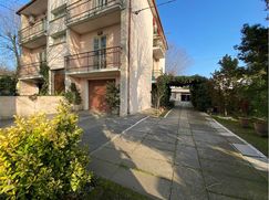 Casa Bi/Trifamiliare in Residenziale