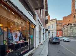 Negozio/Locale commerciale in Commerciale