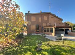 Casa Bi/Trifamiliare in Residenziale