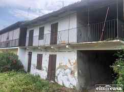 Casa Bi/Trifamiliare in Residenziale