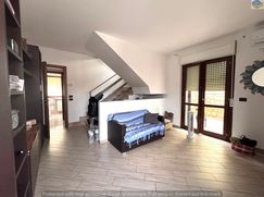 Casa Bi/Trifamiliare in Residenziale