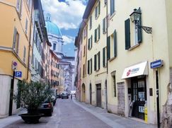 Negozio/Locale commerciale in Commerciale