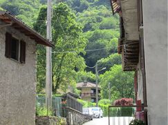 Casa Bi/Trifamiliare in Residenziale