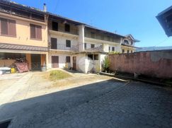 Casa Bi/Trifamiliare in Residenziale