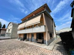 Casa Bi/Trifamiliare in Residenziale