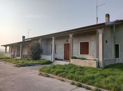 Casa Bi/Trifamiliare in Residenziale