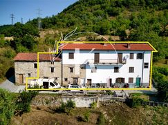 Casa Bi/Trifamiliare in Residenziale