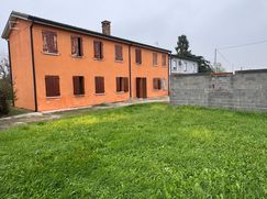 Casa Bi/Trifamiliare in Residenziale