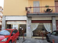 Negozio/Locale commerciale in Commerciale