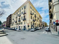Attività/Licenza (con o senza mura) in Commerciale