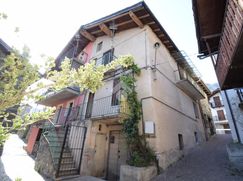 Casa Bi/Trifamiliare in Residenziale