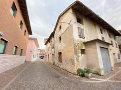Casa Bi/Trifamiliare in Residenziale