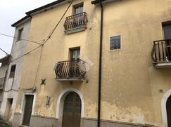 Casa Bi/Trifamiliare in Residenziale