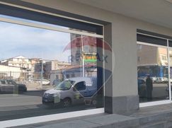 Negozio/Locale commerciale in Commerciale