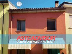 Casa Bi/Trifamiliare in Residenziale