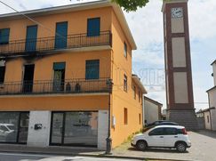 Casa Bi/Trifamiliare in Residenziale