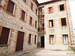 Casa Bi/Trifamiliare in Residenziale