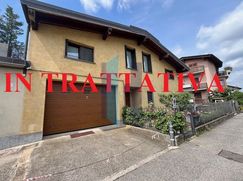 Casa Bi/Trifamiliare in Residenziale