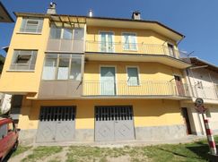 Casa Bi/Trifamiliare in Residenziale