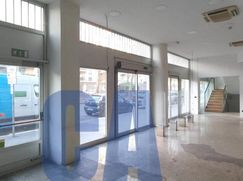 Attività/Licenza (con o senza mura) in Commerciale