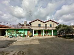 Casa Bi/Trifamiliare in Residenziale