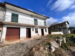 Casa Bi/Trifamiliare in Residenziale