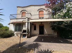 Casa Bi/Trifamiliare in Residenziale