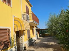 Casa Bi/Trifamiliare in Residenziale