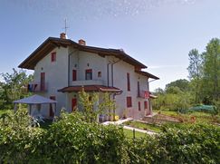 Casa Bi/Trifamiliare in Residenziale