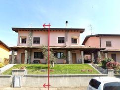 Casa Bi/Trifamiliare in Residenziale
