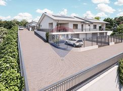 Casa Bi/Trifamiliare in Residenziale