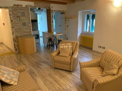 Casa Bi/Trifamiliare in Residenziale