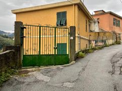 Casa Bi/Trifamiliare in Residenziale