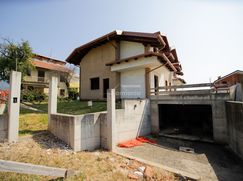Casa Bi/Trifamiliare in Residenziale