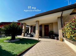 Casa Bi/Trifamiliare in Residenziale