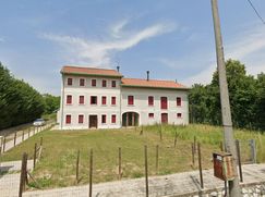 Casa Bi/Trifamiliare in Residenziale