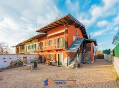 Casa Bi/Trifamiliare in Residenziale