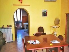 Casa Bi/Trifamiliare in Residenziale