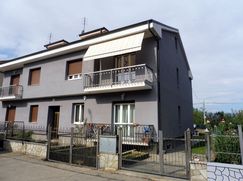 Casa Bi/Trifamiliare in Residenziale