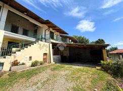 Casa Bi/Trifamiliare in Residenziale