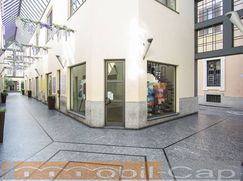 Negozio/Locale commerciale in Commerciale