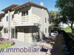 Casa Bi/Trifamiliare in Residenziale