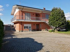 Casa Bi/Trifamiliare in Residenziale
