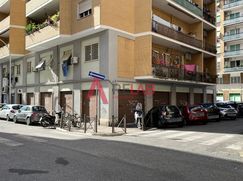 Negozio/Locale commerciale in Commerciale