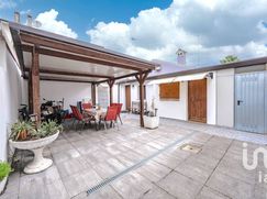 Casa Bi/Trifamiliare in Residenziale