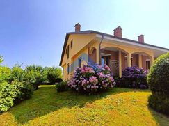 Casa Bi/Trifamiliare in Residenziale