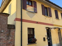 Casa Bi/Trifamiliare in Residenziale