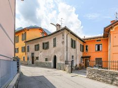 Casa Bi/Trifamiliare in Residenziale
