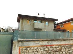 Casa Bi/Trifamiliare in Residenziale